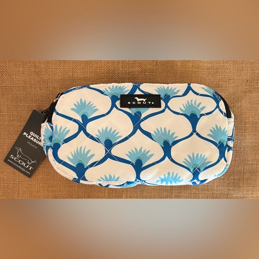 Scout Fanna White Pouch